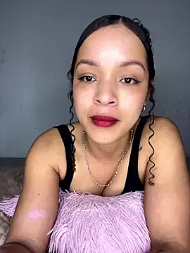 Yasmin777_'s cam snapshot