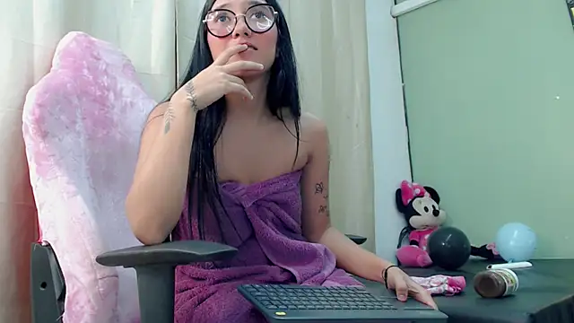 Mishell_hot_ live sex cam