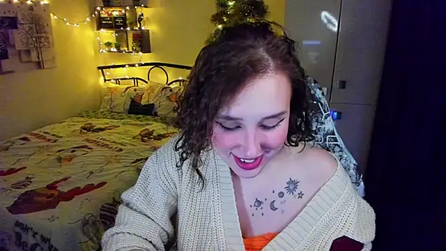 CrazyBitchInLace live sex cam