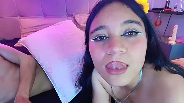 Bella_Damon_'s cam snapshot