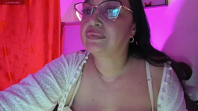 Gia_Nahomi live sex cam