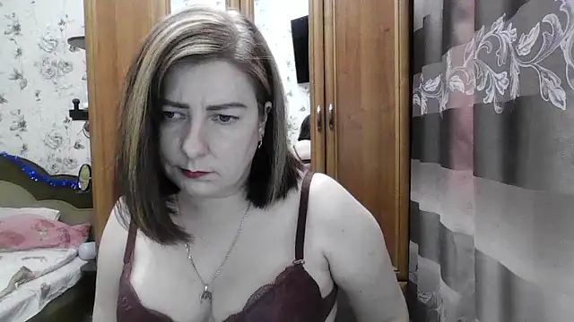 SophieNightAh live sex cam