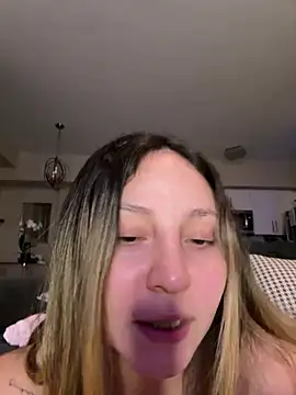 yourlilsecreet live sex cam