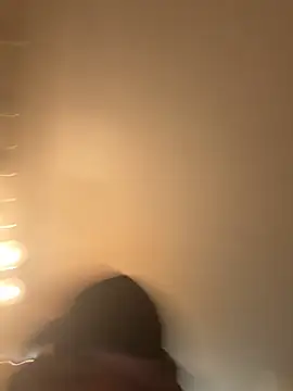 CrookedBeaut live sex cam