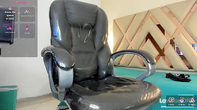 Dyla_n18 live sex cam