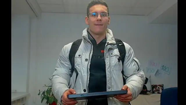 ZeinMiracles live sex cam