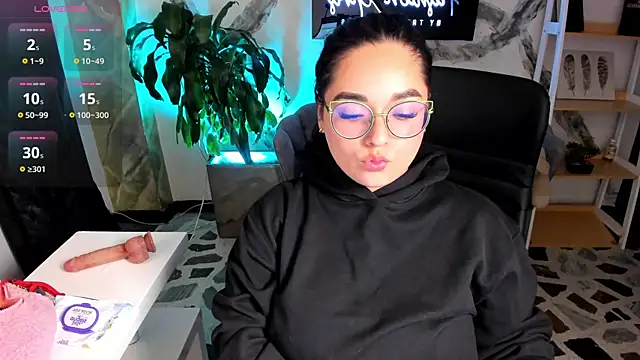 CelesteBrucee live sex cam