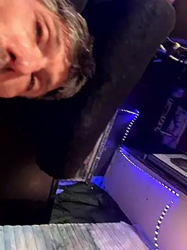 Followthepiper live sex cam