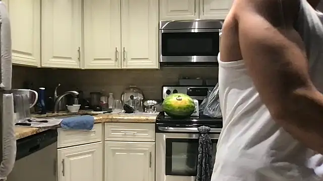 BigGuyMuscle live sex cam