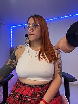 Luna_Paris_ live sex cam