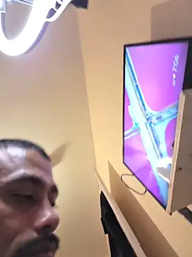 Cnutt310 live sex cam