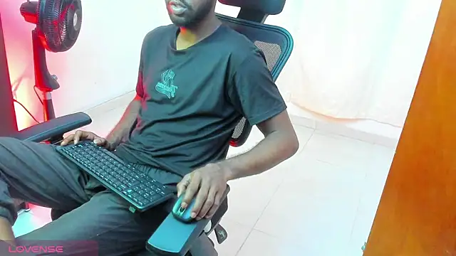 BenhtenBlack25's cam snapshot