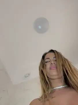 KirstieVegas live sex cam