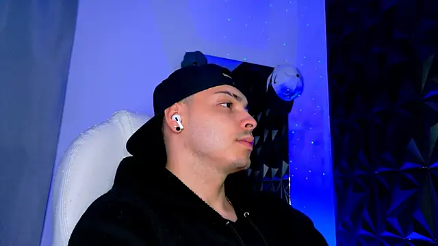 Maxwell_Dupont's cam snapshot