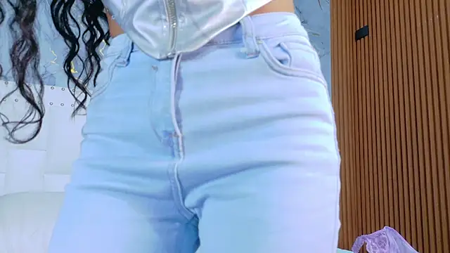 Beautifulskinny18 live sex cam