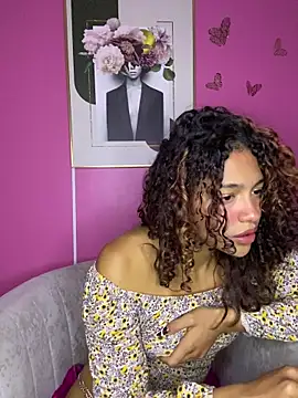 PrettyLia live sex cam