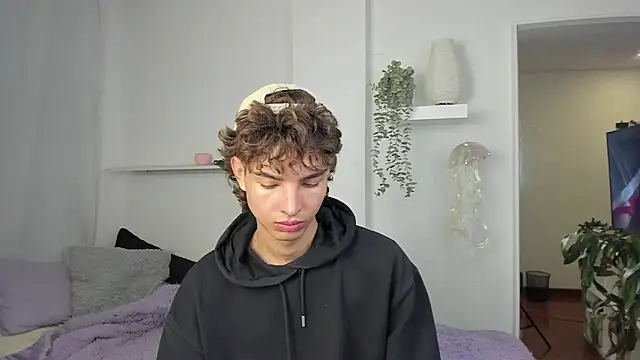 santy-kitty live sex cam