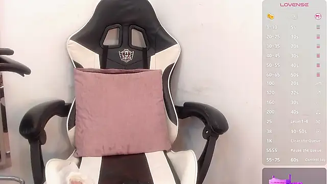 helleennhoot's cam snapshot