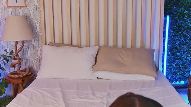 AnyaLov live sex cam