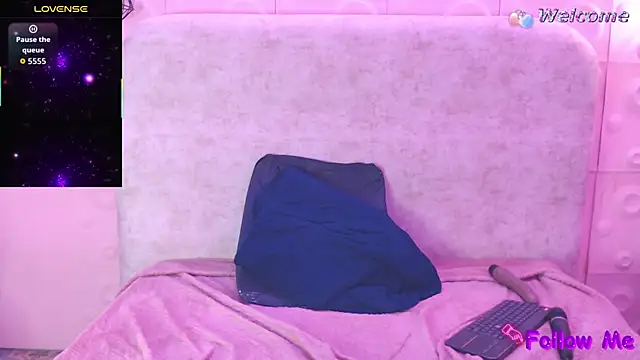 Danielaa_a live sex cam