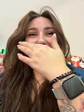 KiraBarlows live sex cam