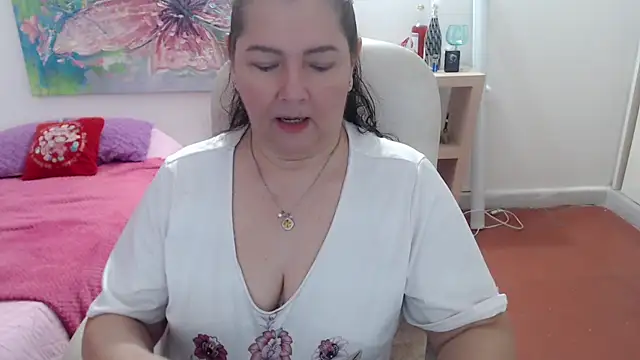 leonela_69's cam snapshot