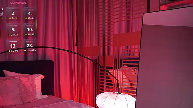 LunaNight live sex cam