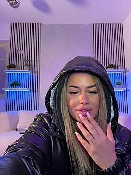 KirstieVegas live sex cam