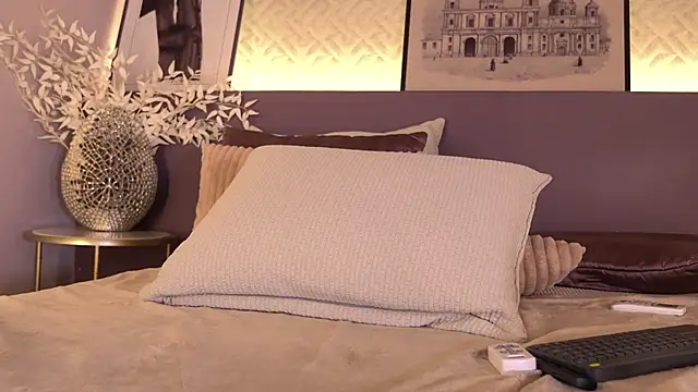 ElleDiane's cam snapshot