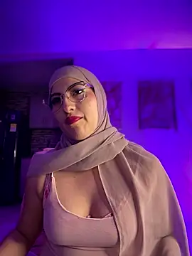 Badra_Abaid's cam snapshot