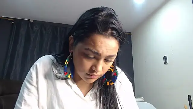 fairylatin222's cam snapshot