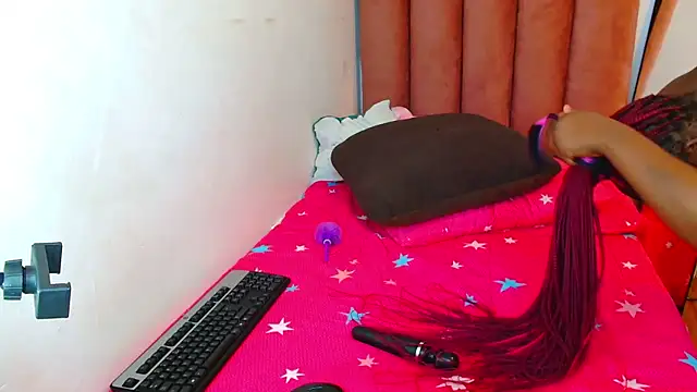 CocoTempt's cam snapshot