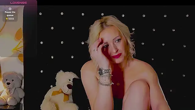 OliviaShaw23 live sex cam