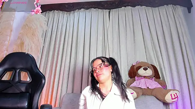 alejagarcia_'s cam snapshot