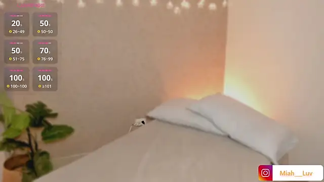 miah_luv's cam snapshot