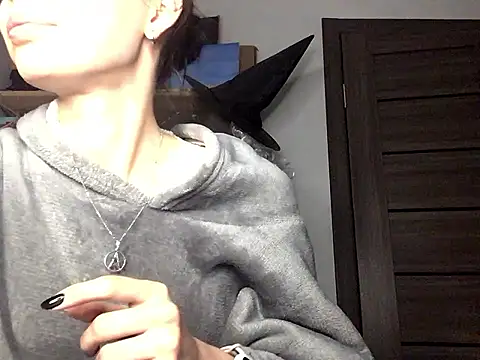 Yuna5343 live sex cam