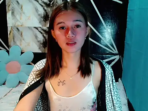 urgirl_mikah live sex cam