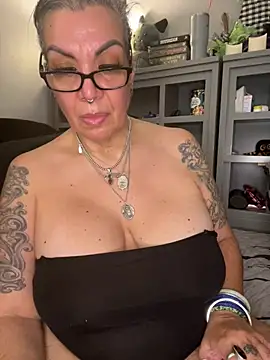 dieseldame1313 live sex cam