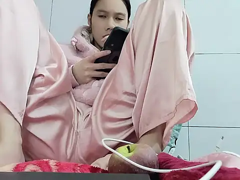 Tuyet696 live sex cam