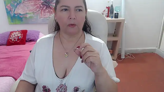 leonela_69's cam snapshot