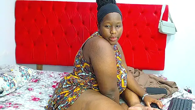 MelaninBear live sex cam