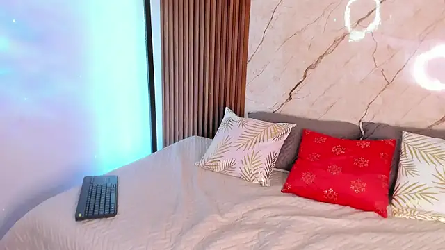 Susy_spark's cam snapshot