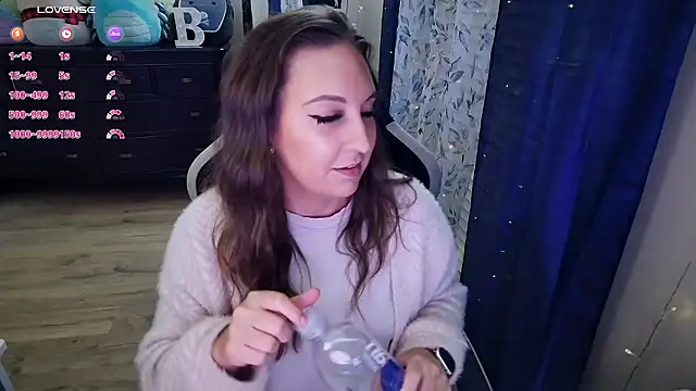 Brooklyn_Bee's cam snapshot