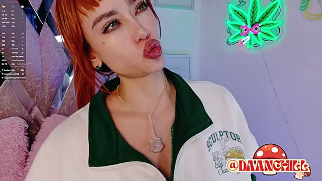 ScarlettRusso1's cam snapshot