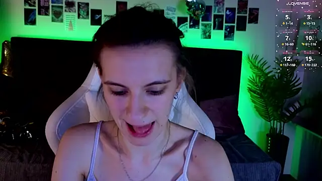 kaleriyaa_'s cam snapshot