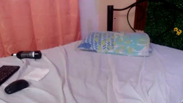 evaleribigtits18's cam snapshot