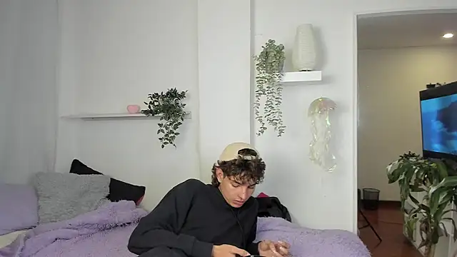 santy-kitty live sex cam