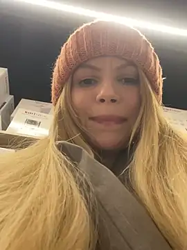 katty_cutey's cam snapshot