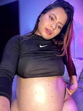 Yaqui_elle live sex cam