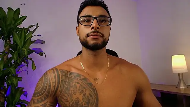 LiamGarcia1 live sex cam